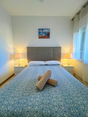 1 bedroom, iron/ironing board, Internet, bed sheets - Remo Beach 1 by Residea (Torremolinos)