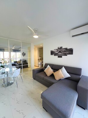 Living area - Remo Beach 1 by Residea (Torremolinos)