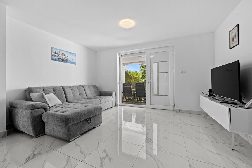 Apartment Susanne 1 With Shared Pool Near Porec - Poreč