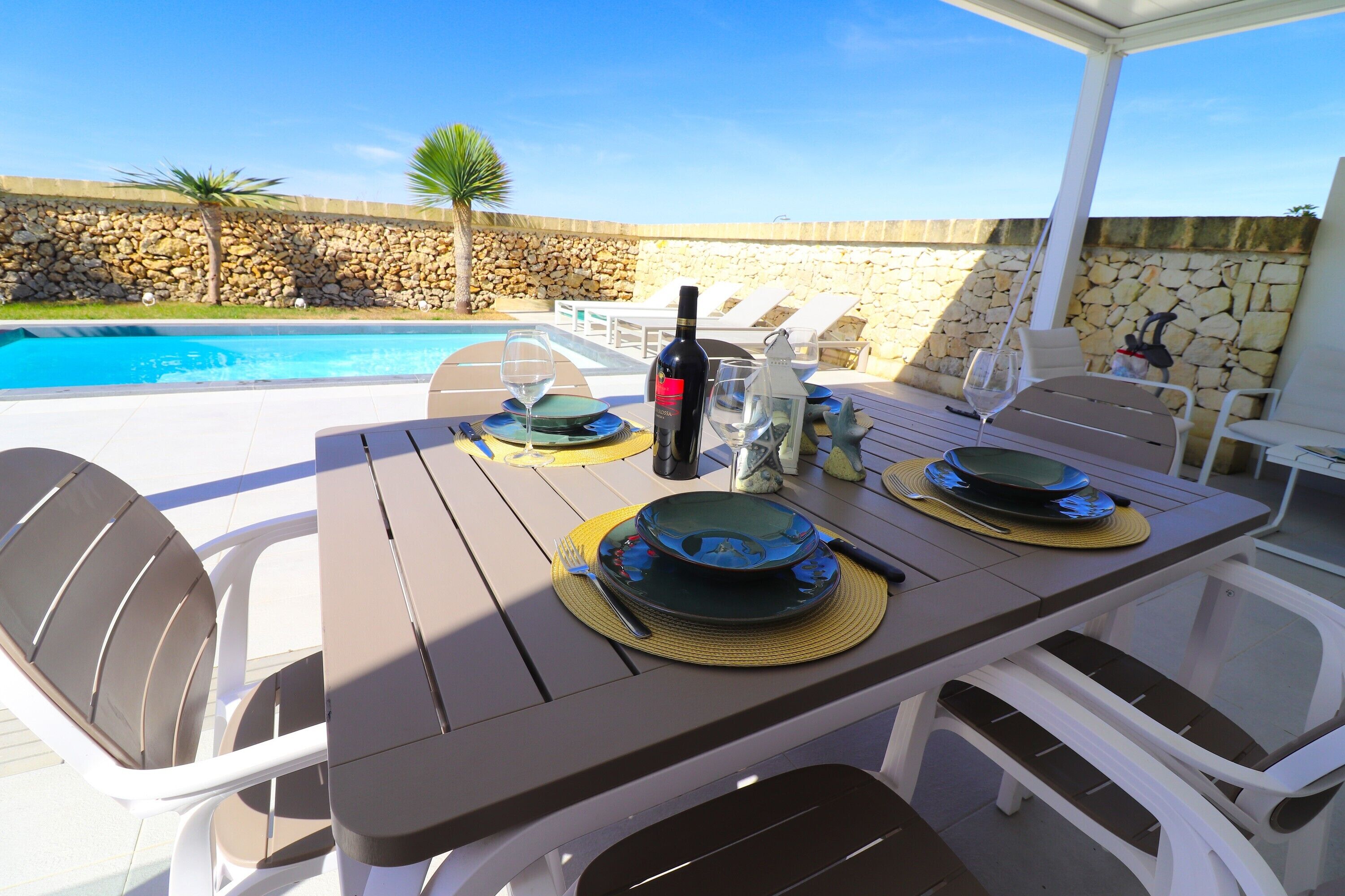 تناول الطعام بالخارج