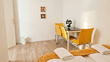 Basic-Apartment | Bügeleisen/Bügelbrett, kostenloses WLAN