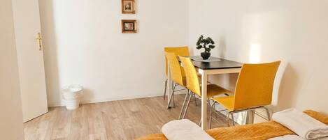 Basic-Apartment | Bügeleisen/Bügelbrett, kostenloses WLAN