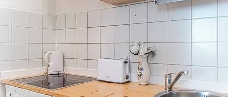 Basic-Apartment | Eigene Küche | Mini-Kühlschrank, Geschirrspüler