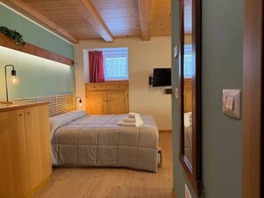 1 camera, Wi-Fi gratuito, lenzuola