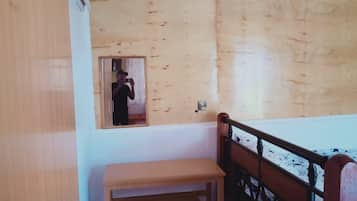 Deluxe Cottage, Balcony, Garden View | Free WiFi, bed sheets