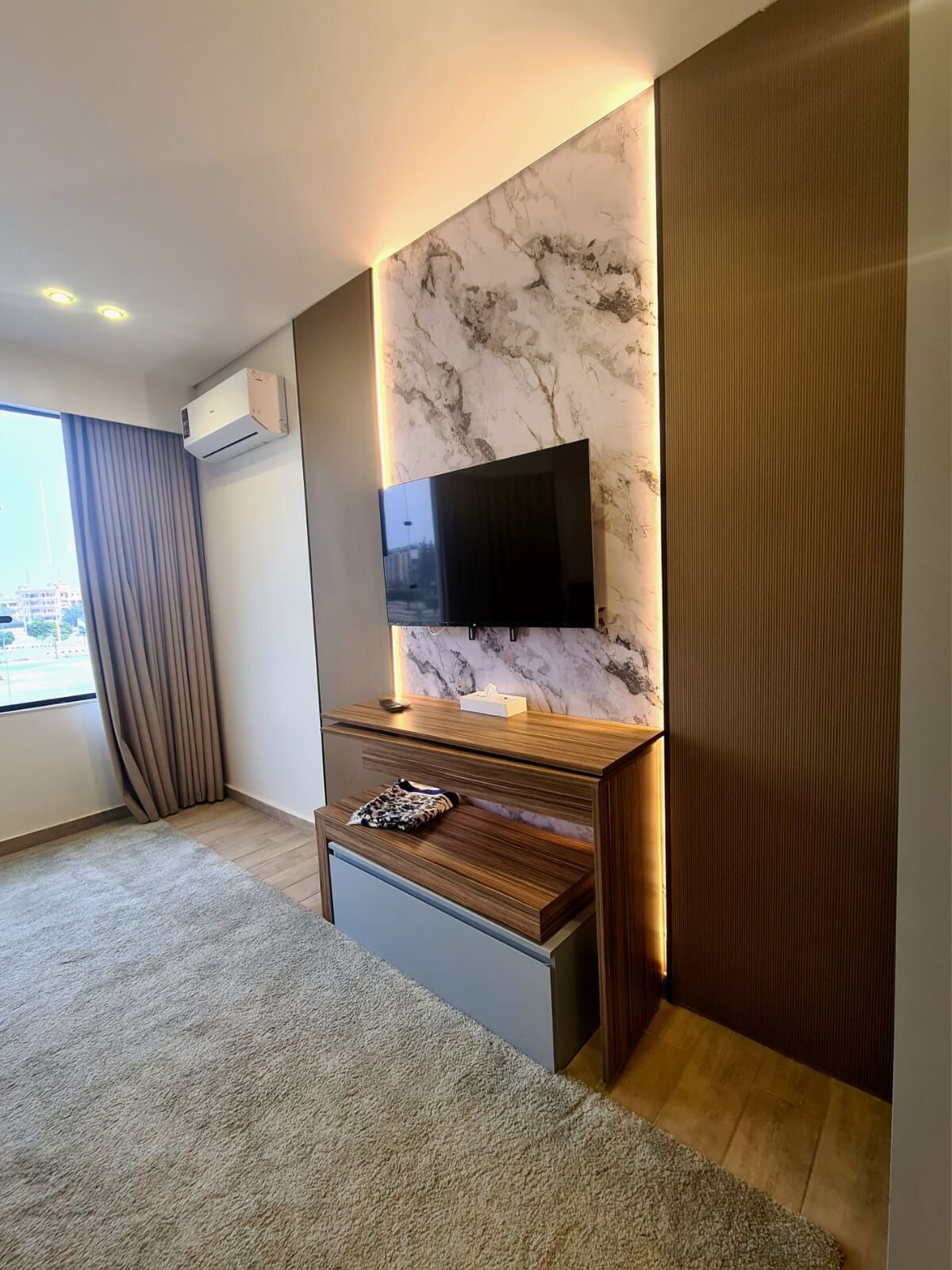Chambre Ville | Coin séjour | Télévision à écran plat