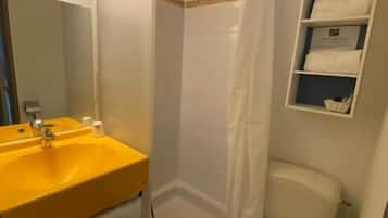 Zweibettzimmer, Gartenblick | Badezimmer