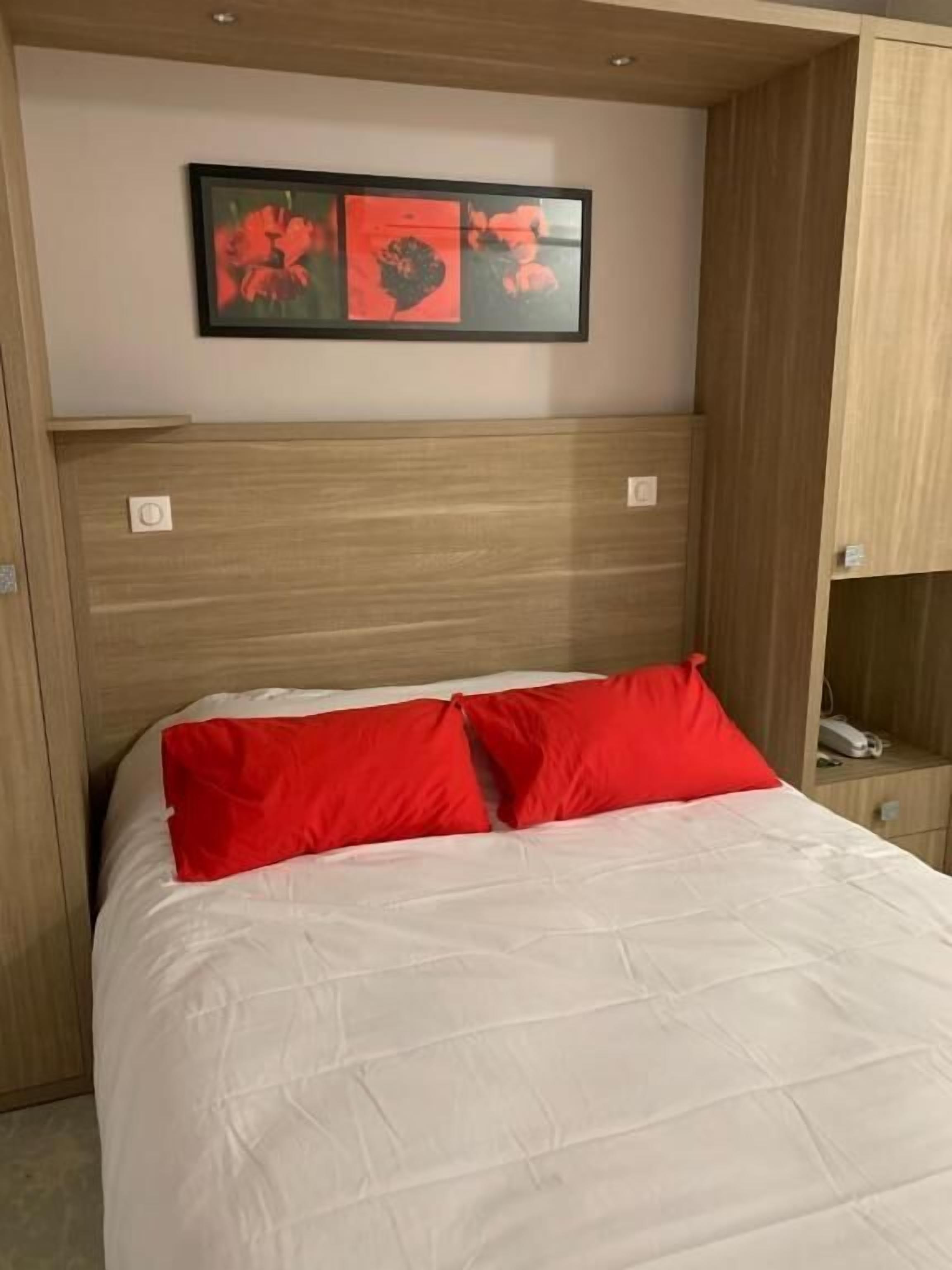 Classic Double Room, Garden View | Blackout drapes, iron/ironing board, free WiFi, wheelchair access