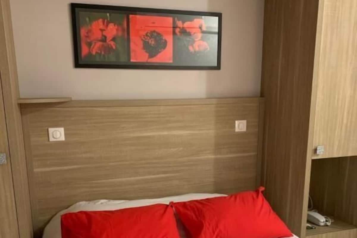 Classic Double Room, Garden View | Blackout drapes, iron/ironing board, free WiFi, wheelchair access