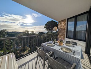 Outdoor dining - Apartamento Lissa con vista al mar y aire condicionado (Tossa de Mar)