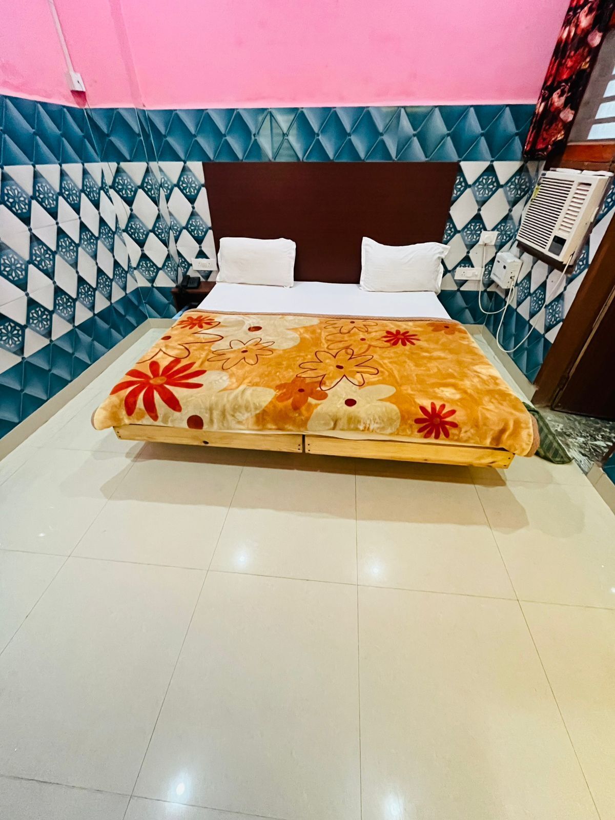 Deluxe Double Room | Free WiFi