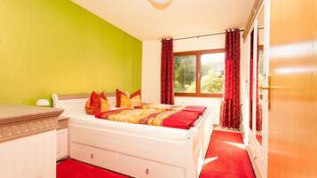 3 bedrooms, WiFi, bed sheets