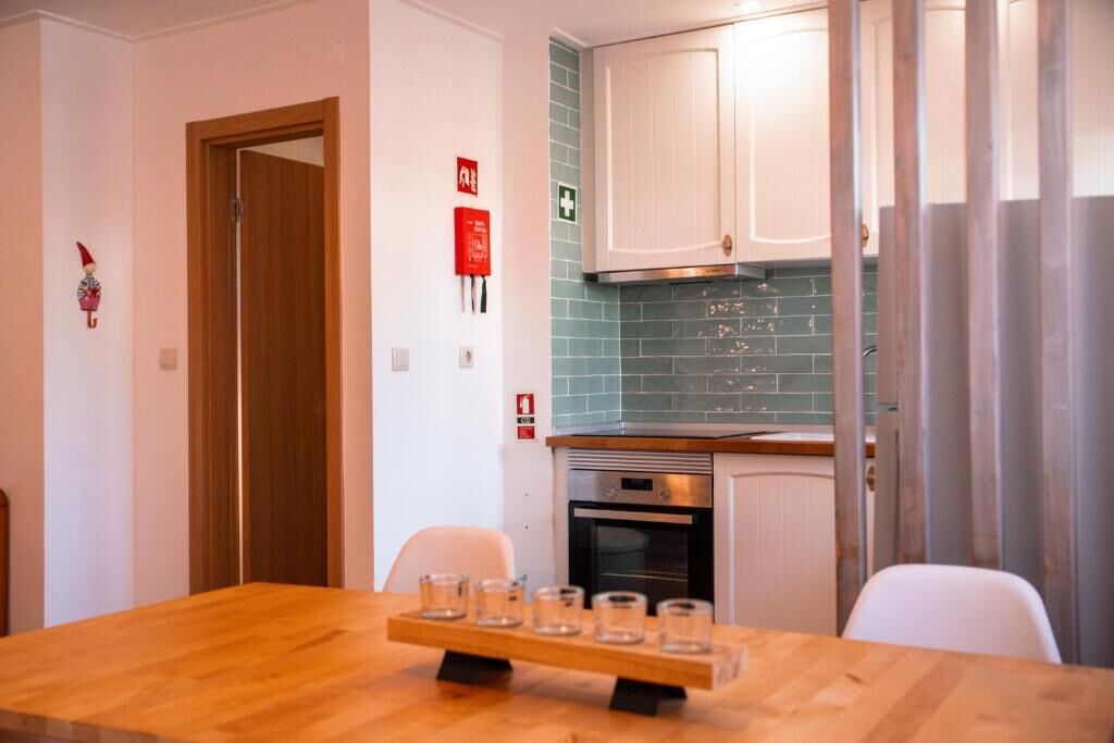 Deluxe Apartment, Garden View | Private kitchen