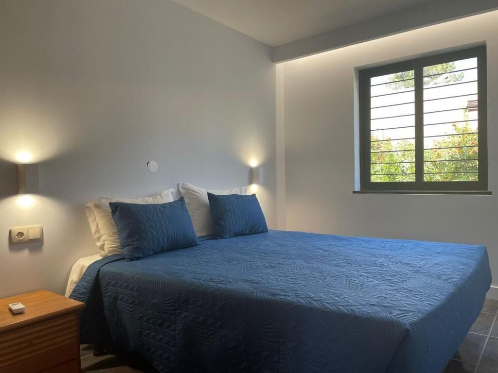 Basic-Apartment, Gartenblick | Schallisolierte Zimmer, Bügeleisen/Bügelbrett, kostenloses WLAN