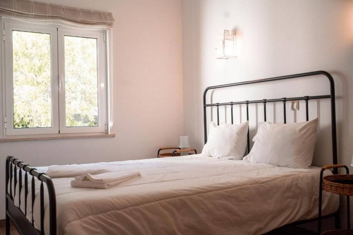 Appartement Deluxe, vue jardin | Bureau, rideaux occultants, chambres insonorisées