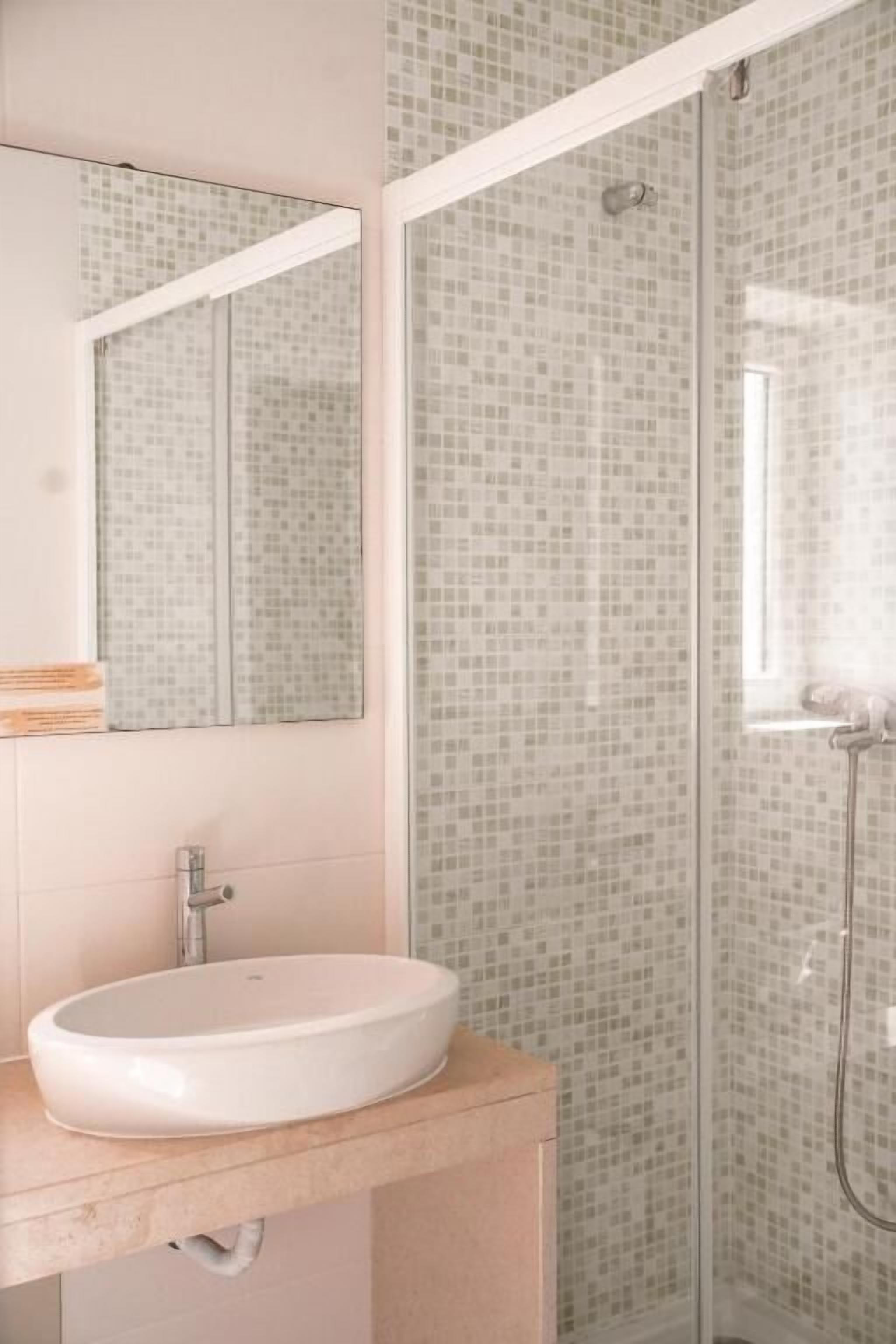 Superior Apartment, Pool View | Bathroom