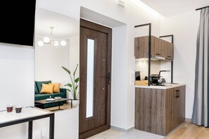 Interior - Luxury Mountain Escape – Premium Apartment with Scenic Views & Private Jacuzzi (Axus, Mylopotamos)