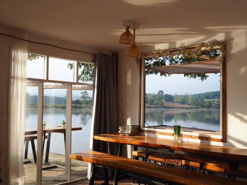 Room-garden House by the Pool