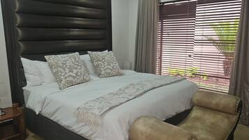 4 makuuhuonetta, silitysrauta/-lauta, internet, vuodevaatteet