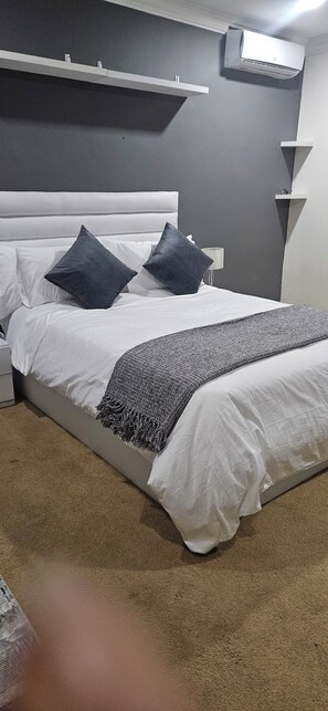 4 chambres, fer et planche à repasser, Wi-Fi gratuit, draps fournis