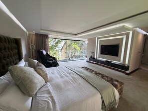 4 bedrooms, iron/ironing board, free WiFi, bed sheets - Spacious 4-bedroom house in beautiful Hartbeespoort with AC & Generator (Hartbeespoort)