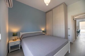 1 chambre, fer et planche à repasser, accès au Wi-Fi (inclus)