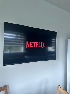 Unclassified image, 3 of 25, button - Modern 6 En-Suite Bedroom House Near Salt End. (Kingston upon Hull)