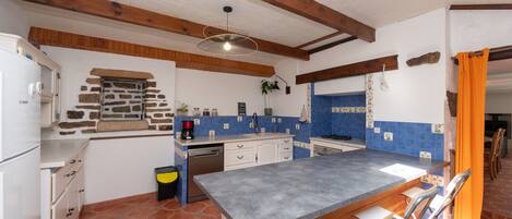 Kühlschrank, Ofen, Herdplatte, Geschirrspüler