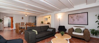 Family Home for 10 Guests