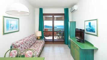 Télévision, table de tennis de table