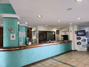 Lobby - P.R. Club - Molpa 17 Studio with Sea View, Private Terrace and Air Conditioning (Centola)