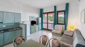 TV, table tennis - P.R. Club - Studio Molpa 8 with Sea View, Private Terrace and Air Conditioning (Centola)