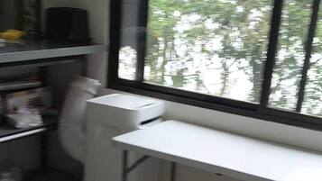 House, 2 Bedrooms, Accessible, Smoking | Living room