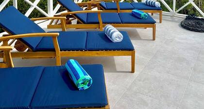 Luxury Simplicity On The Beach, Little Exuma. Brand new, 2 bedrooms.