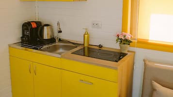 Comfort stacaravan, uitzicht op de binnenplaats | Interieur