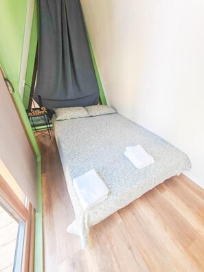 City-mobile home - udsigt til gårdsplads | Gratis Wi-Fi