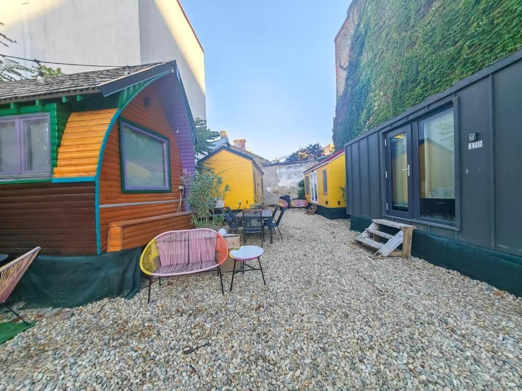 Design Mobile Home, 1 Double Bed with Sofa bed, Courtyard View | Outdoor dining