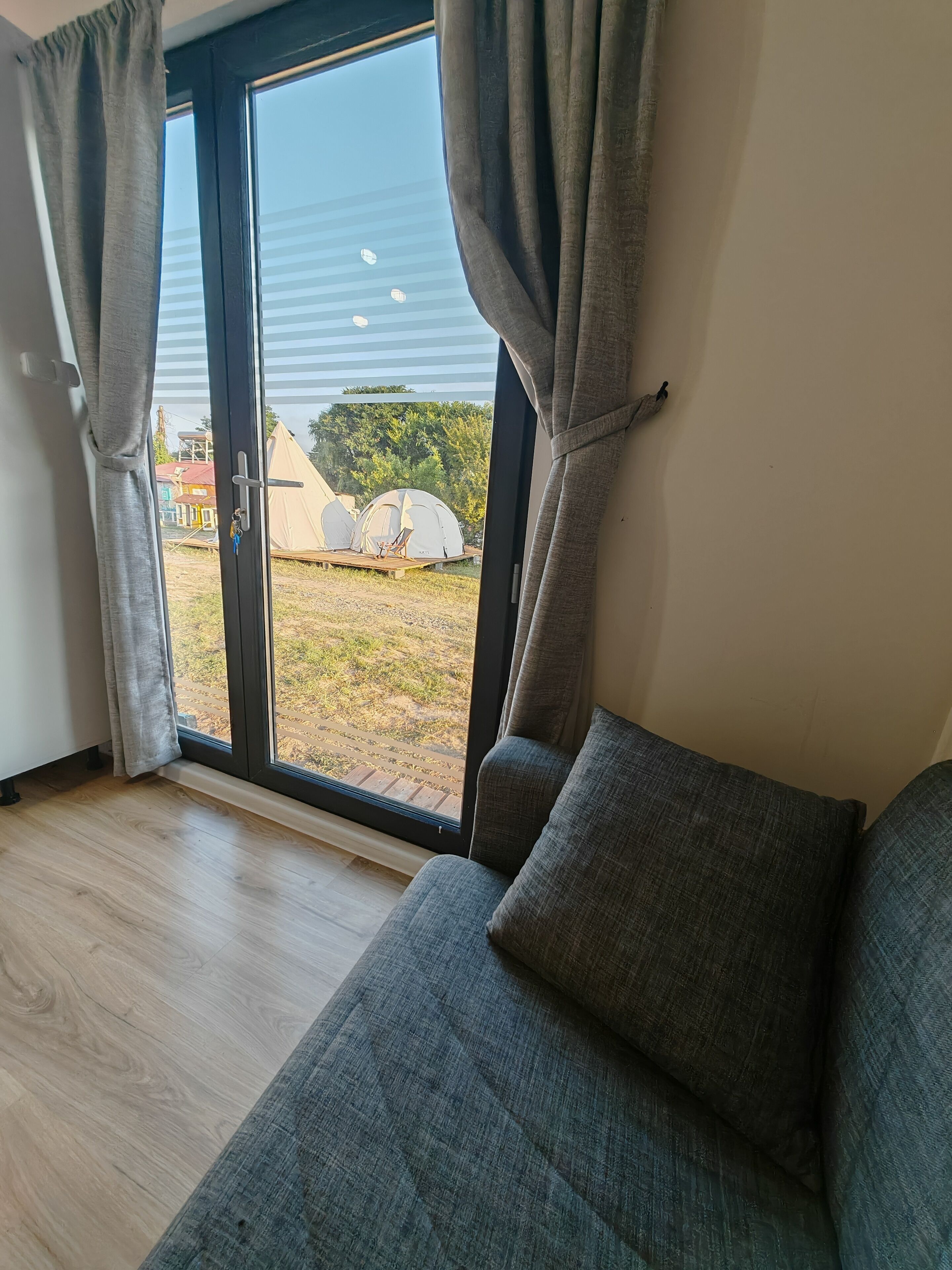 Superior Mobile Home, Courtyard View | Living area