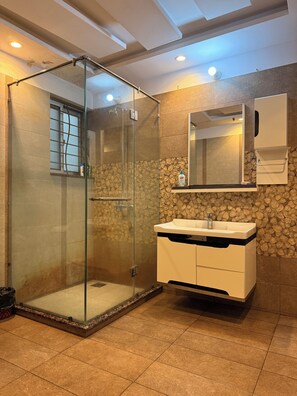 Hair dryer, towels, soap, toilet paper - Spacious, Furnished, 3-Bedrooms Home in Dha Lahore (Lahore)