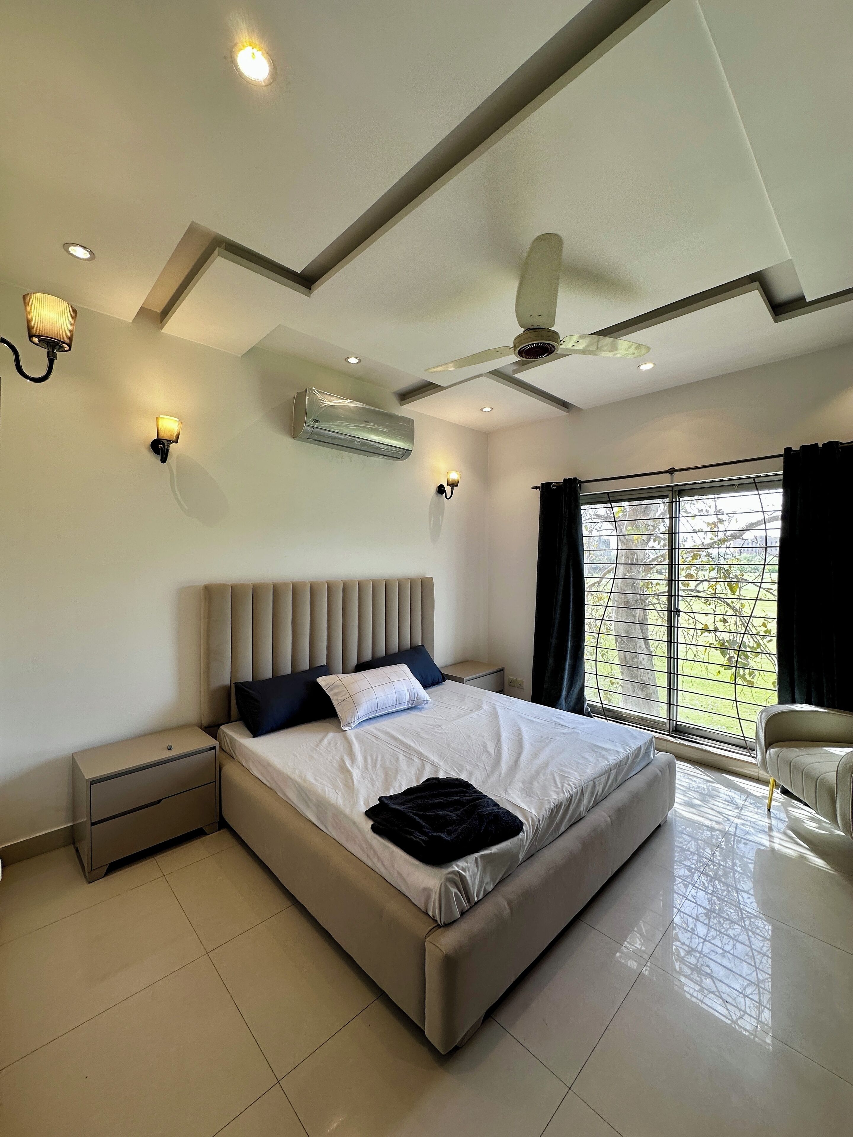 3 bedrooms, iron/ironing board, WiFi, bed sheets