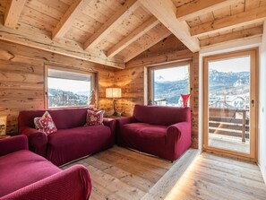 TV - Casa Poligrafica 2, exclusive and comfortable (Cortina d´Ampezzo)