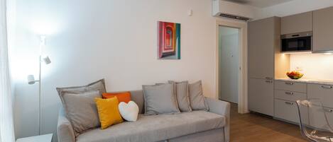 Deluxe Apartment | Living area