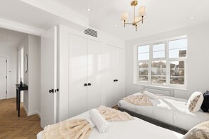 3 bedrooms, free WiFi, bed sheets - Apartment - Sleeps 8 - Golders Green 10 Mins (London)