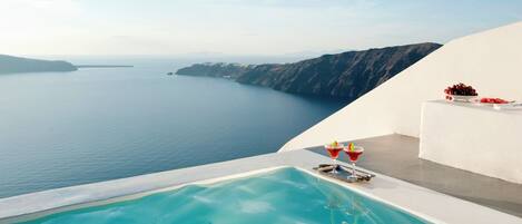 Tina de hidromasaje al aire libre