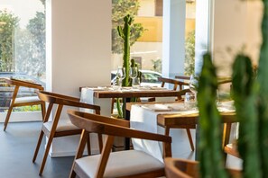 Luokittelematon kuva, 2 kautta 19, painike