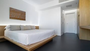 1 bedroom, in-room safe