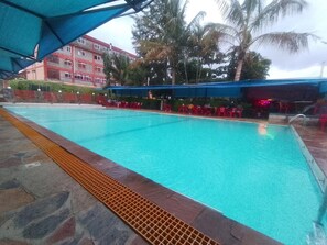Outdoor pool - Dillons Highway Motel (Thika)