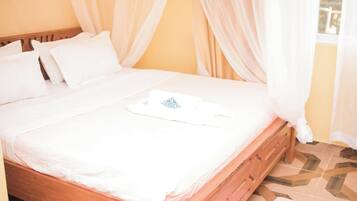 Deluxe Double Room, City View | Free WiFi, bed sheets