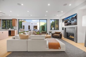 Casa, várias camas, acesso à piscina, vista para a piscina (Colfax Estate) | Parte interna