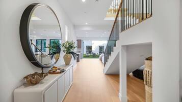 Casa, várias camas, acesso à piscina, vista para a piscina (Colfax Estate) | Parte interna